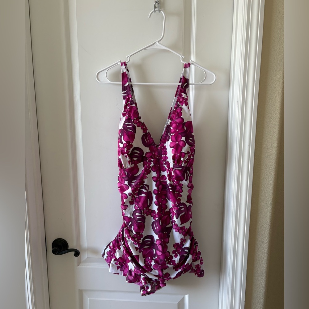 Ocean Dream Pink Floral Ruffle Skirt Side Ruched 1-piece Swimsuit NWT 16